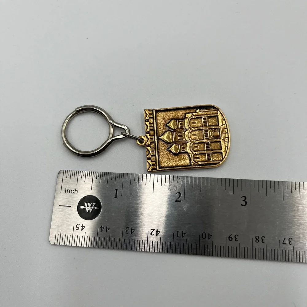 Vintage Moscow Kremlin Keychain Russian Brass Shield‎ Cathedral Souvenir Russia